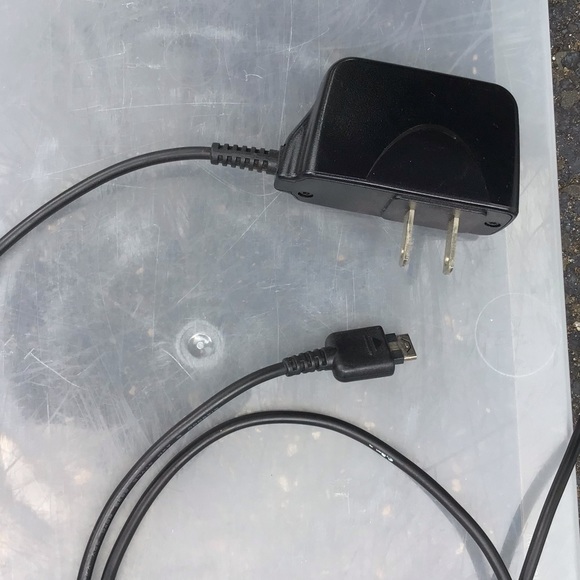 Variety of 4 chargers Samsung Android see pics - Picture 9 of 9